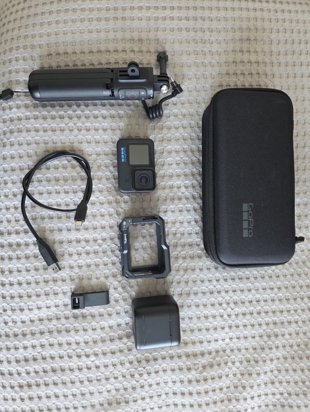 GoPro 11 HERO Black Action Camera Bundle with Black Case, Small Rig Metal Cage